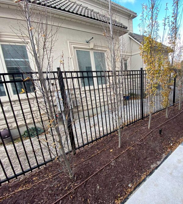 Aluminum-Picket-Flat-Top-Fence-Panels-Installed-in-Newmarket
