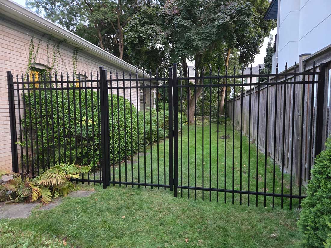 Cambridge Fence-Aluminum Fence-Composite Fence-Aluminum Picket Fence-Vinyl Fence-Chain Link Fence Temporary Fence-Fence Gates-Aluminum Privacy Screens-Aluminum Gates-Semi Privacy Fence-Alu Vinyl Fence