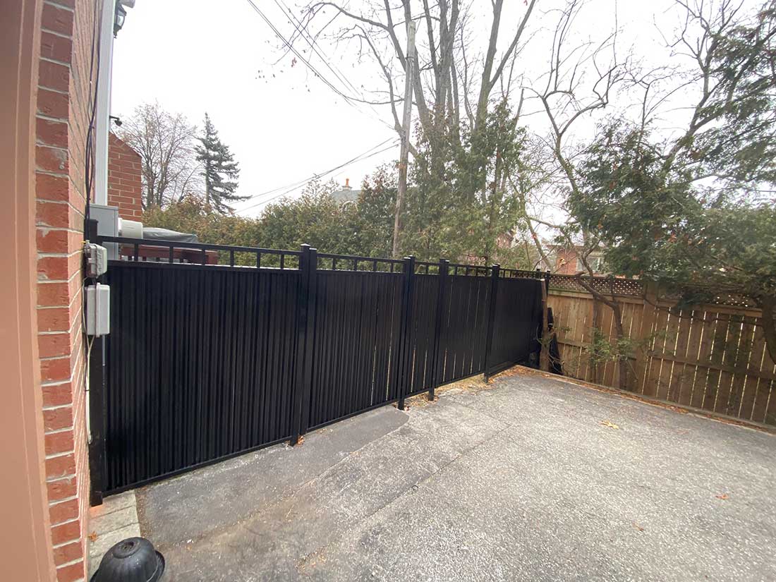 Grimsby Fence-Aluminum Fence-Composite Fence-Aluminum Picket Fence-Vinyl Fence-Chain Link Fence Temporary Fence-Fence Gates-Aluminum Privacy Screens-Aluminum Gates-Semi Privacy Fence-Alu Vinyl Fenc