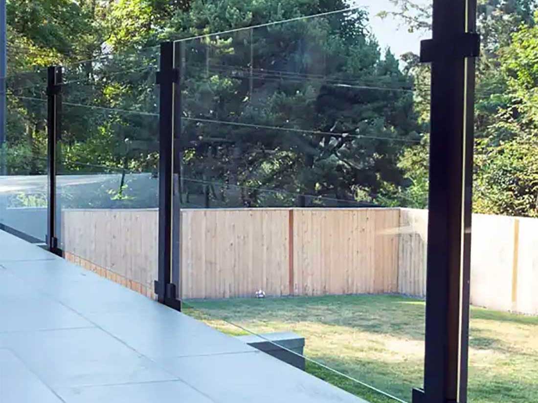 Semi-Frameless-Aluminum-Glass-Railings-Frameless-Aluminum-Glass-Railings