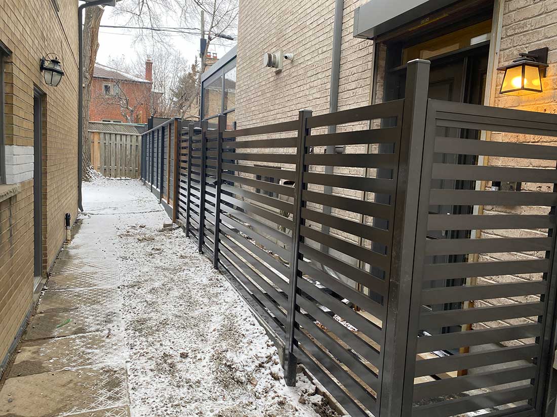 Halton Hills Fence-Aluminum Fence-Composite Fence-Aluminum Picket Fence-Vinyl Fence-Chain Link Fence Temporary Fence-Fence Gates-Aluminum Privacy Screens-Aluminum Gates-Semi Privacy Fence-Alu Vinyl Fenchh